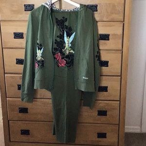 Disney tinker bell medium lounge pant.